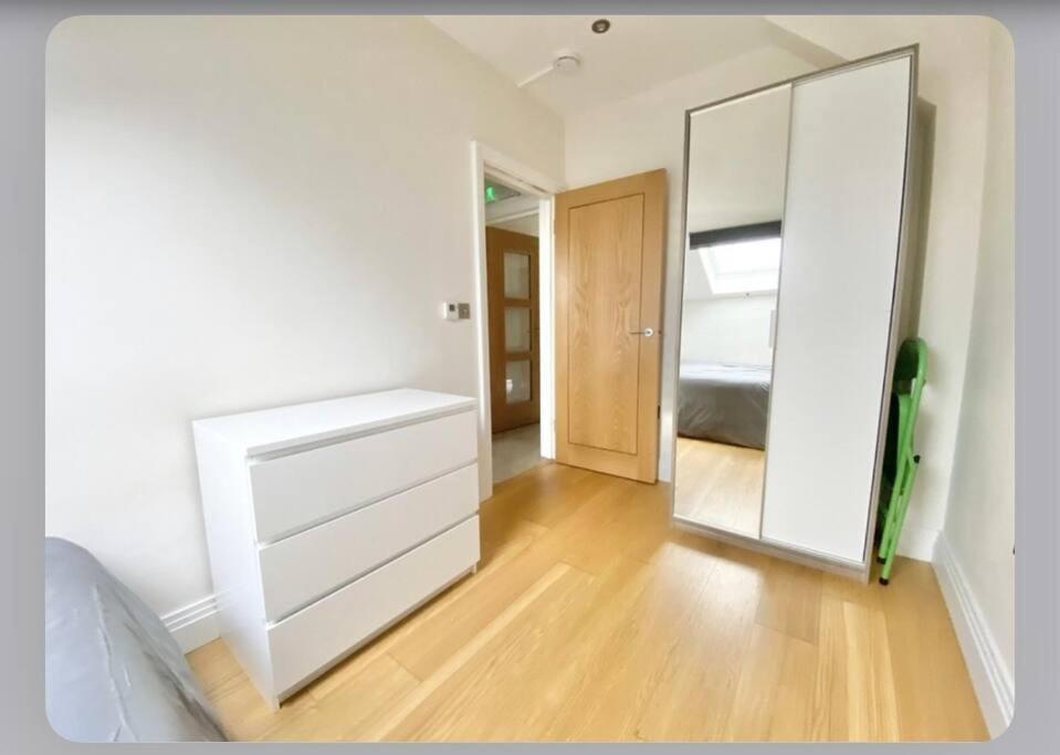 Luxury 4-Bed Apartment With Balcony & Garden, Near Emirates Stadium, 15 Mins To Central Londra Dış mekan fotoğraf