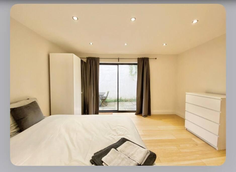 Luxury 4-Bed Apartment With Balcony & Garden, Near Emirates Stadium, 15 Mins To Central Londra Dış mekan fotoğraf
