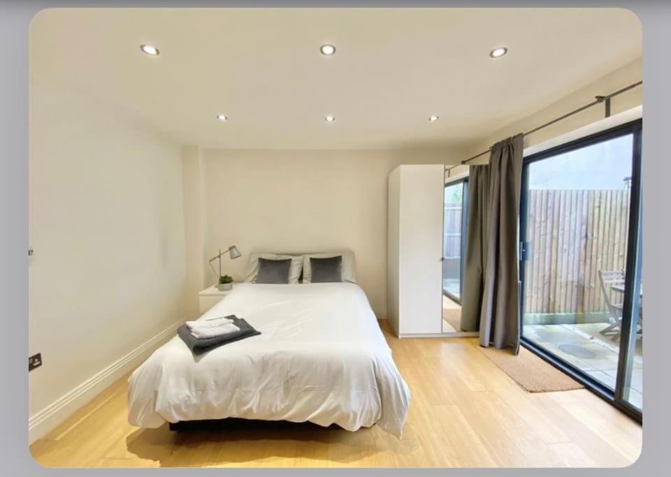 Luxury 4-Bed Apartment With Balcony & Garden, Near Emirates Stadium, 15 Mins To Central Londra Dış mekan fotoğraf